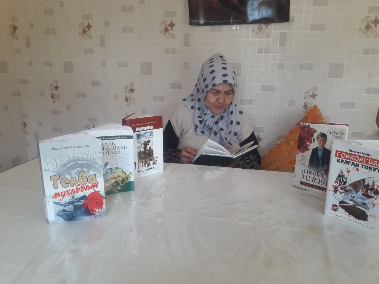 Mehr  kutubxonasi loyihasi doirasida    yangi  badiy     kitoblar   olib  borildi.