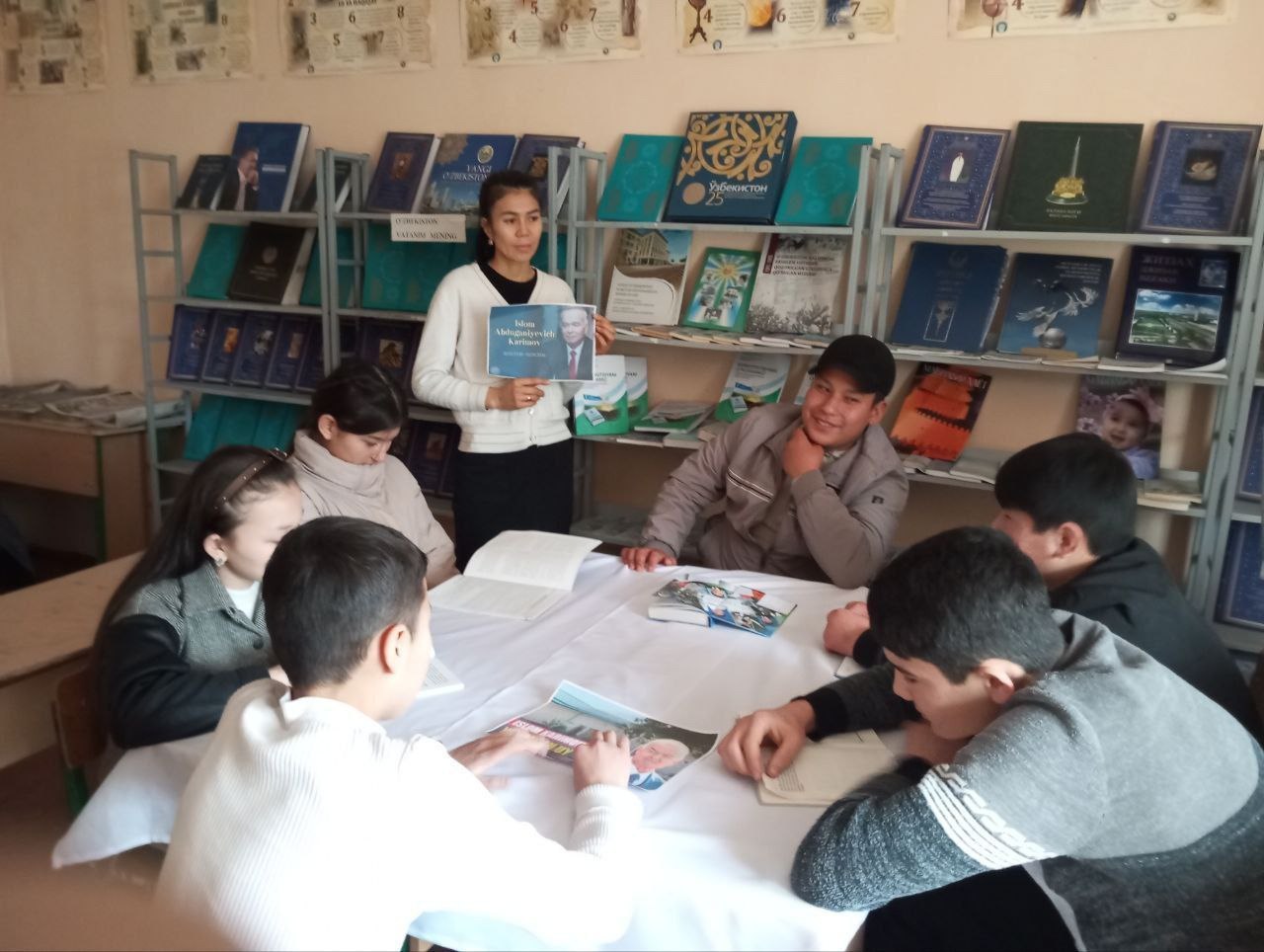 "O‘zbek xalqining buyuk farzandi" deb nomlangan davra suhbati tashkil etildi..