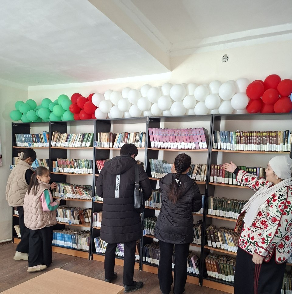 Kutubxonaga sayohat tashkil etildi.