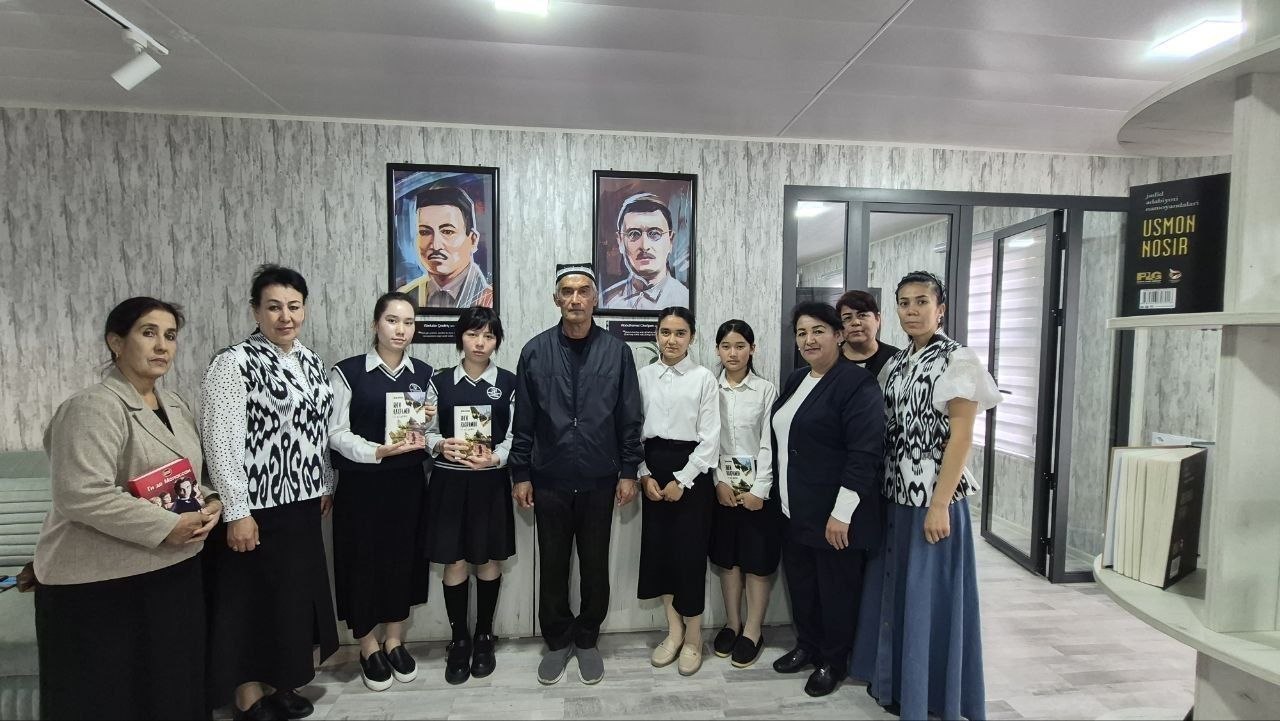 “ Bir adib bilan suhbat” mavzusida davra suhbati tashkil etildi.