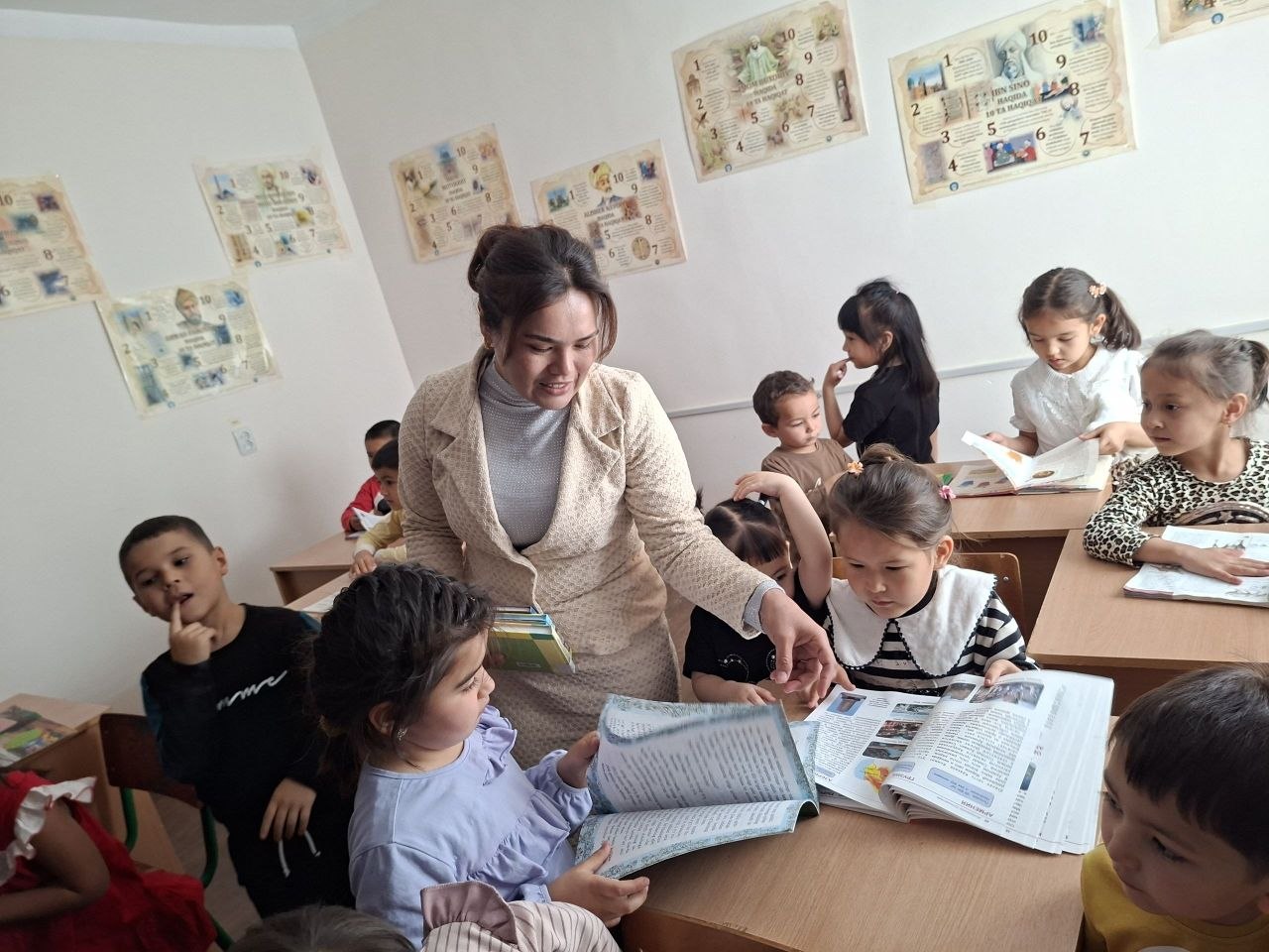 Kutubxonaga sayohat tashkil etildi. 