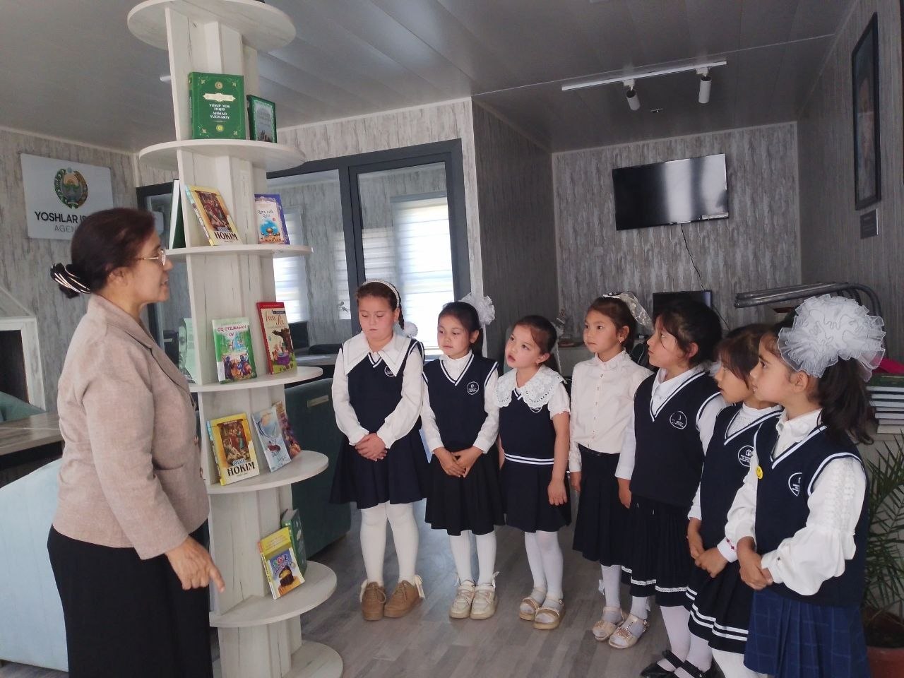 Kitob — bilim va tafakkur sari yetaklovchi eng yaqin do‘stdir. 