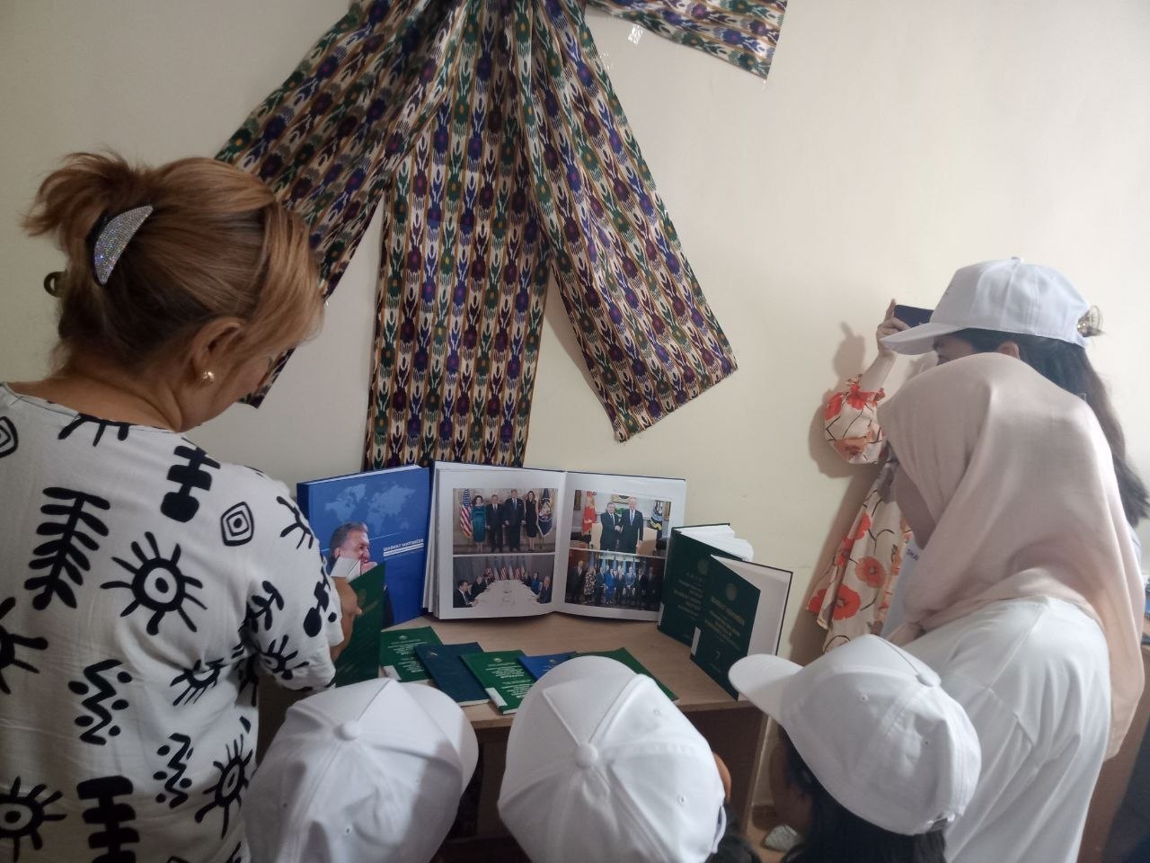“Yangi O‘zbekiston — yangi marralar sari” mavzusida kitobxonlarga sharh berildi.