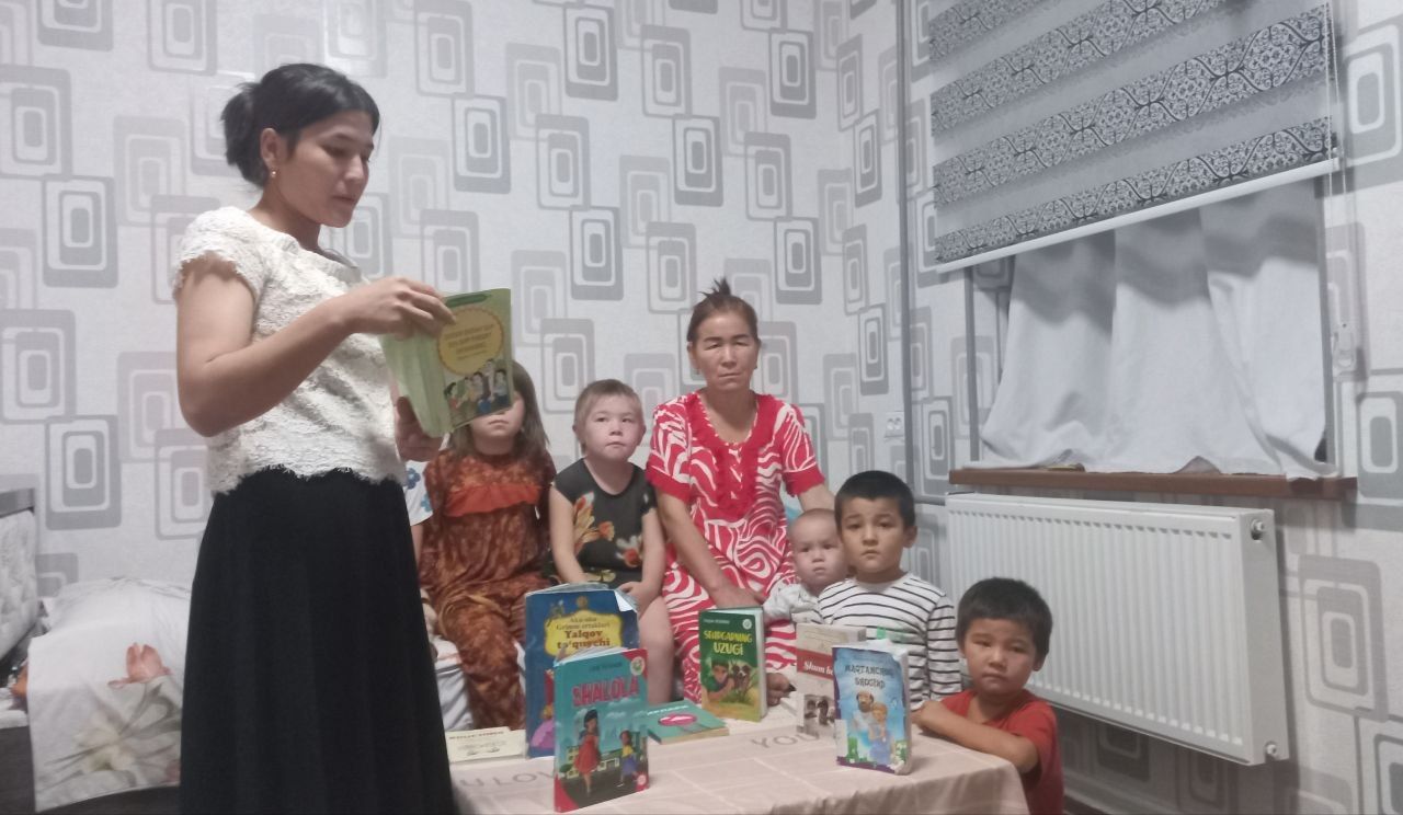 "Kitob-ona va bolaning eng yaxshi hamrohi" mavzusida davra suhbati o'tkazildi.