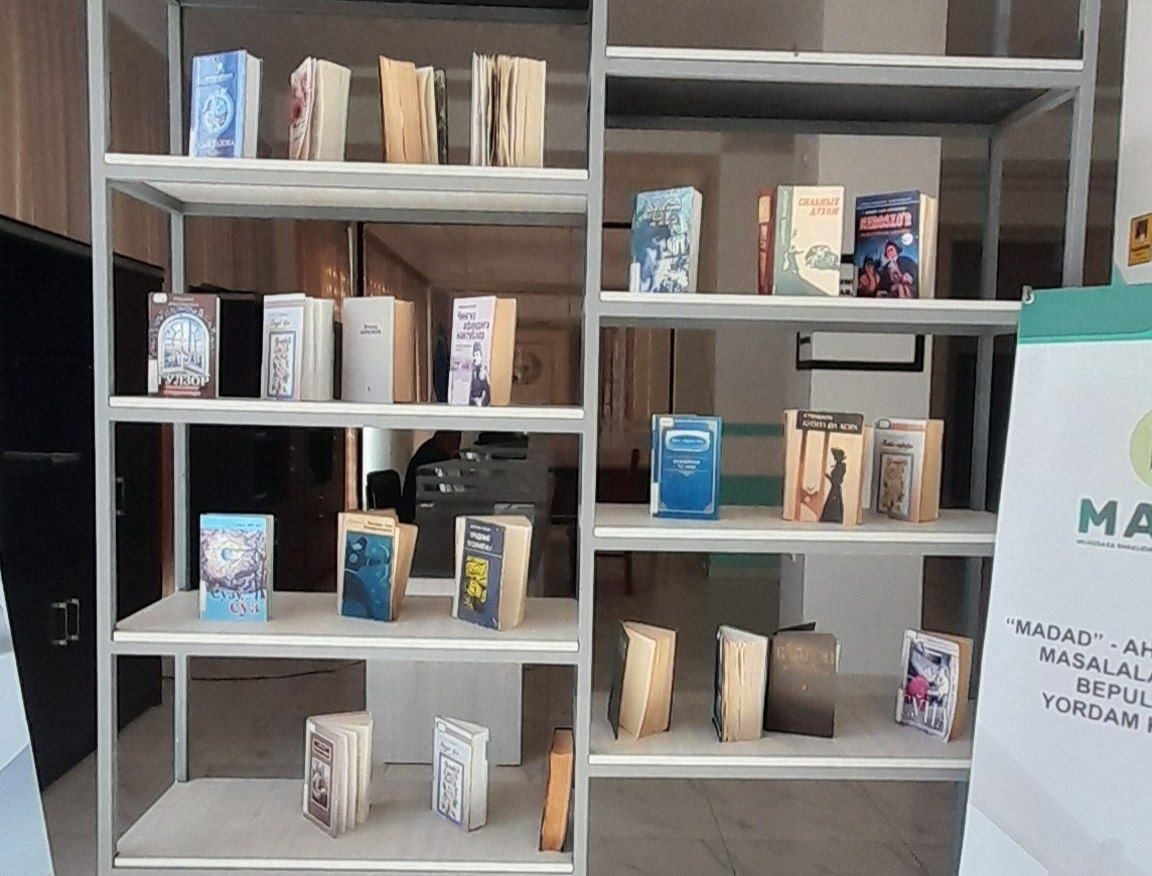 📚 Adliya bo‘limiga ko‘chma kutubxona xizmati ko‘rsatildi
